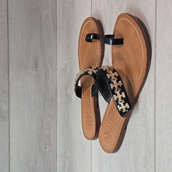 Tory Burch Womens Val Leather Loop Toe Logo Flats Sandals shoes sz 7.5M - Picture 1 of 11